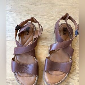 Born leather strappy sandals womens 10